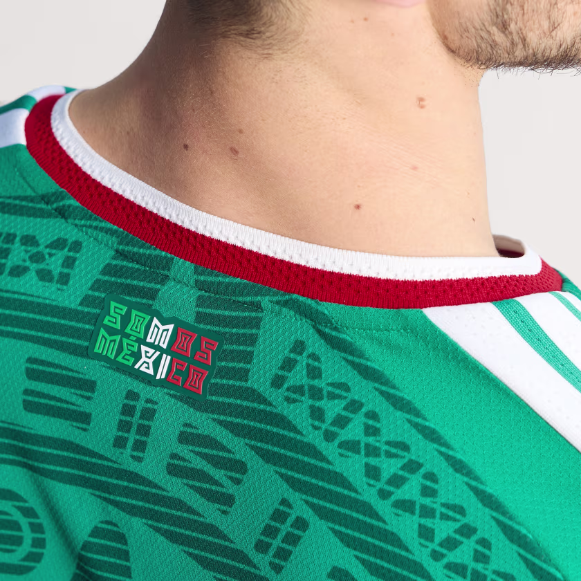 JERSEY VISITANTE SELECCIÓN NACIONAL DE MÉXICO 26 MANGA LARGA VERSIÓN JUGADOR
