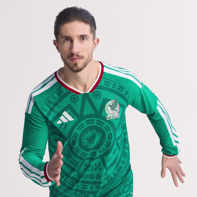 JERSEY VISITANTE SELECCIÓN NACIONAL DE MÉXICO 26 MANGA LARGA VERSIÓN JUGADOR
