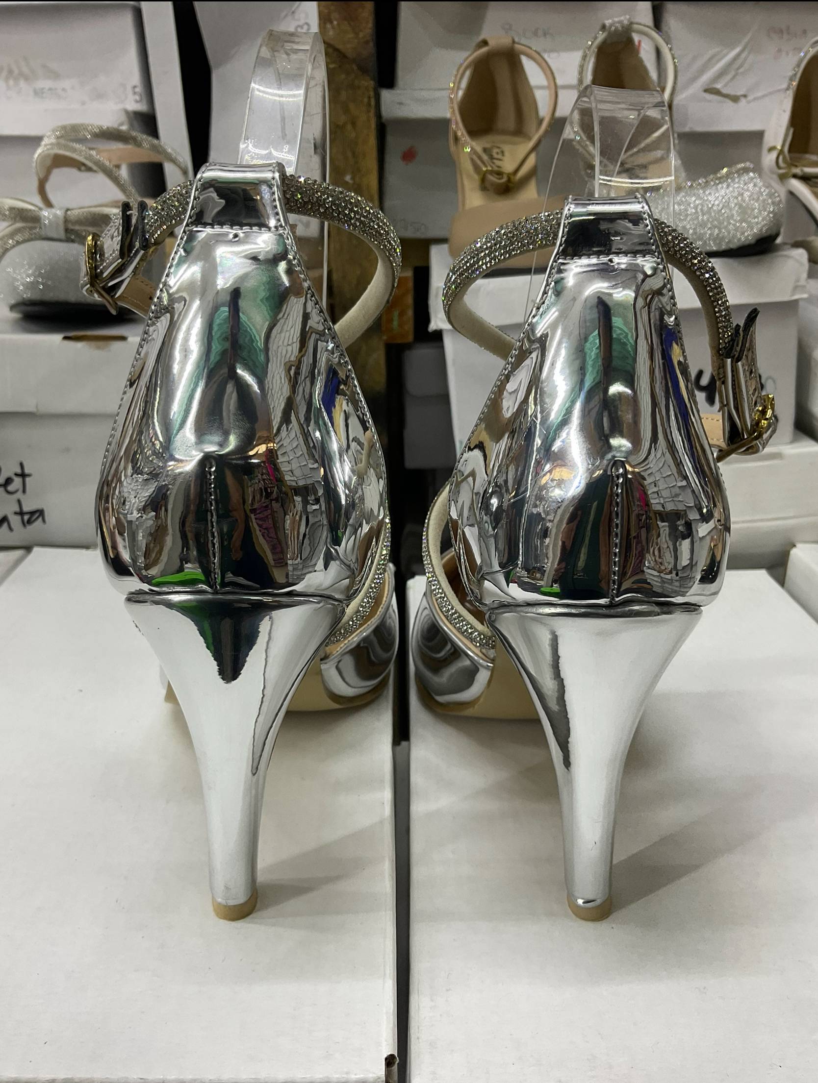 Zapatillas Plateadas Efecto Espejo en Punta