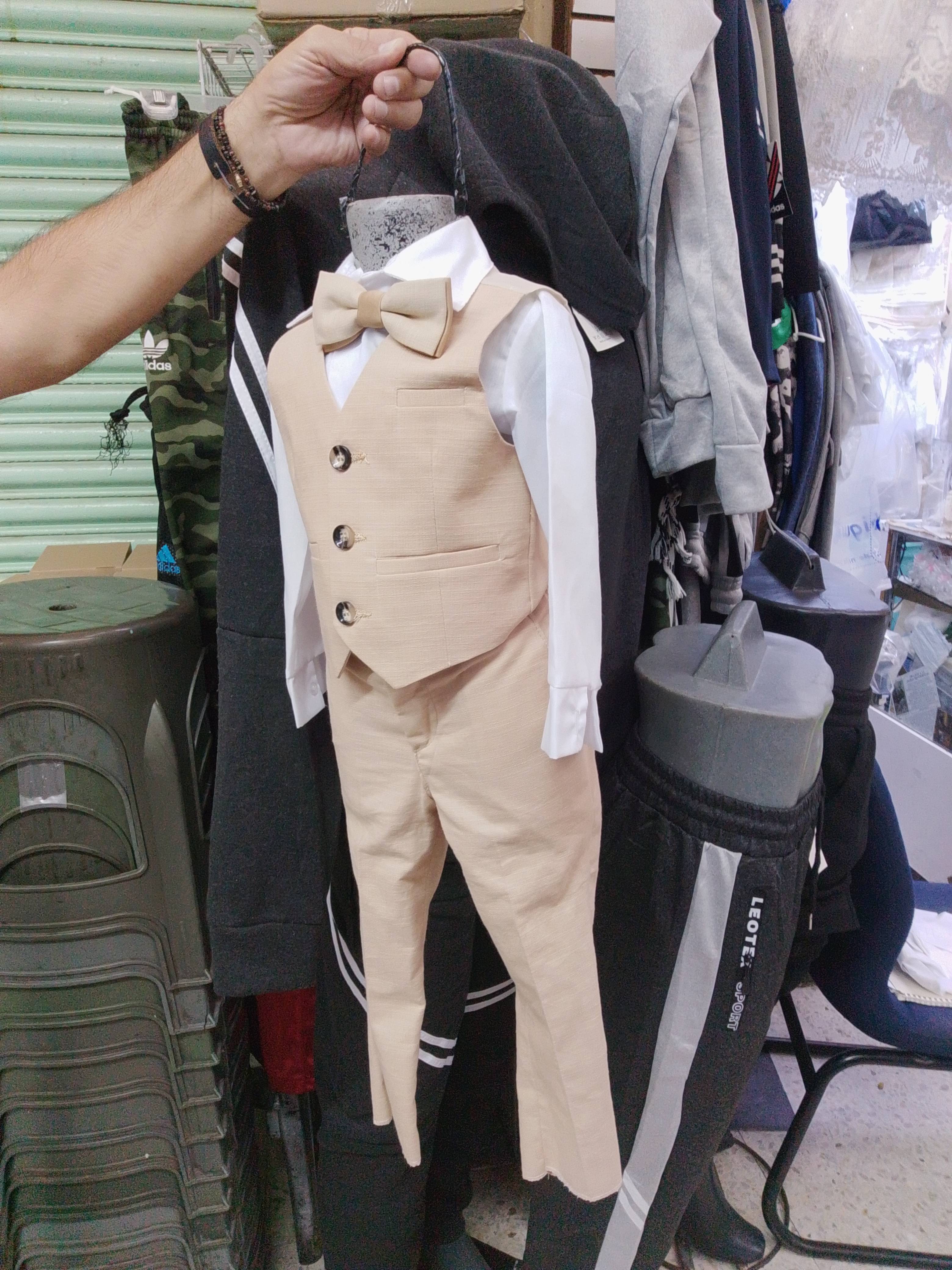 Traje de lino para niño