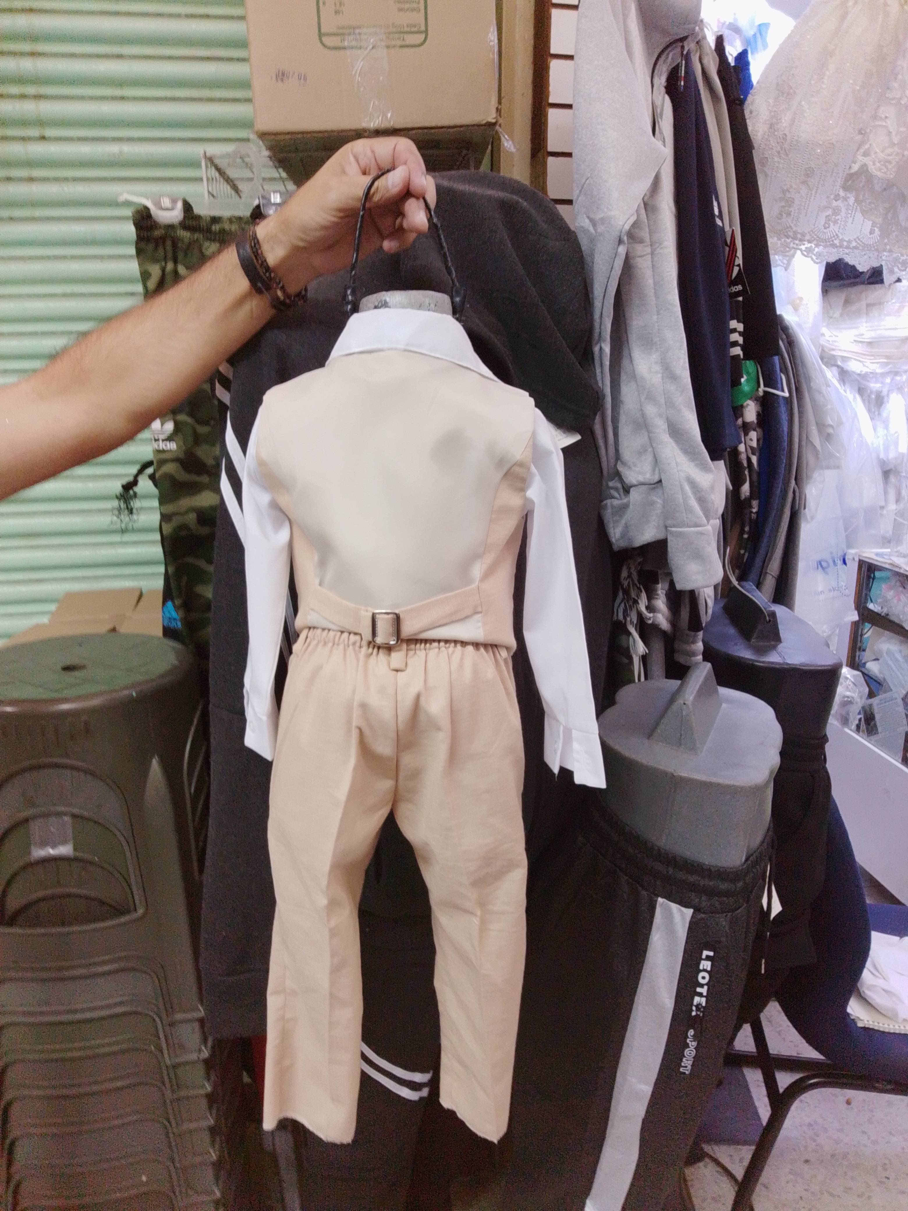 Traje de lino para niño