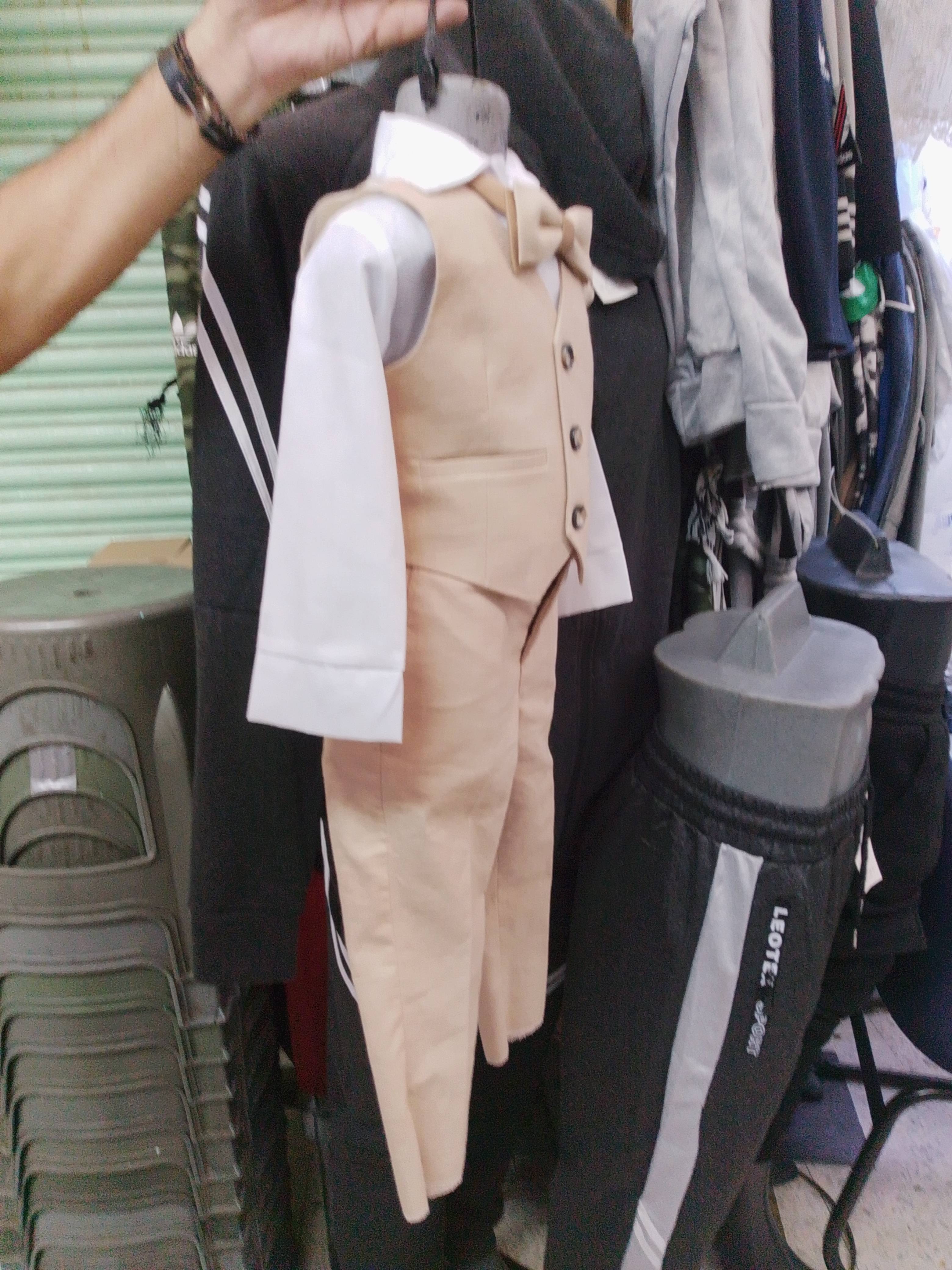 Traje de lino para niño