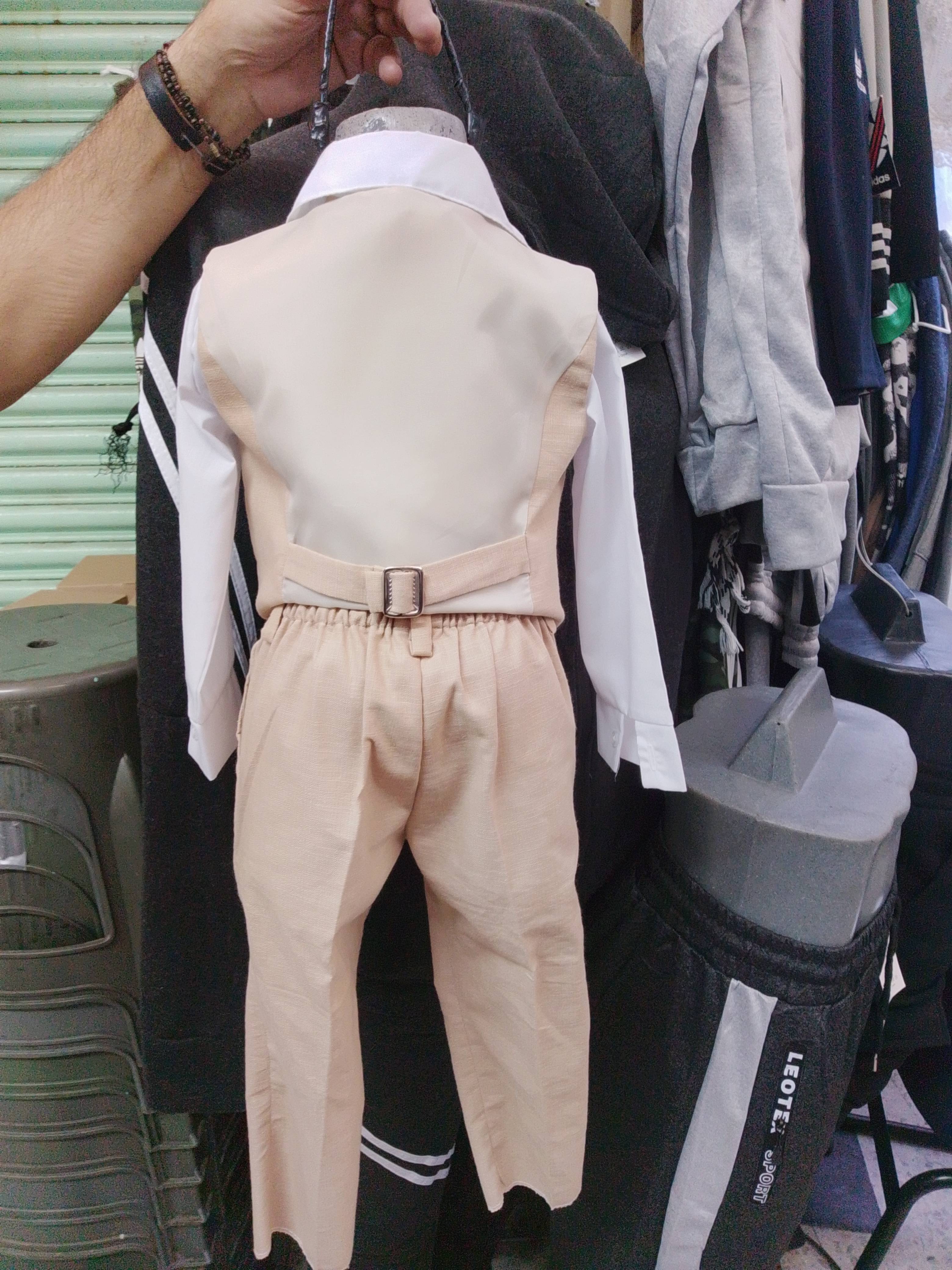 Traje de lino para niño