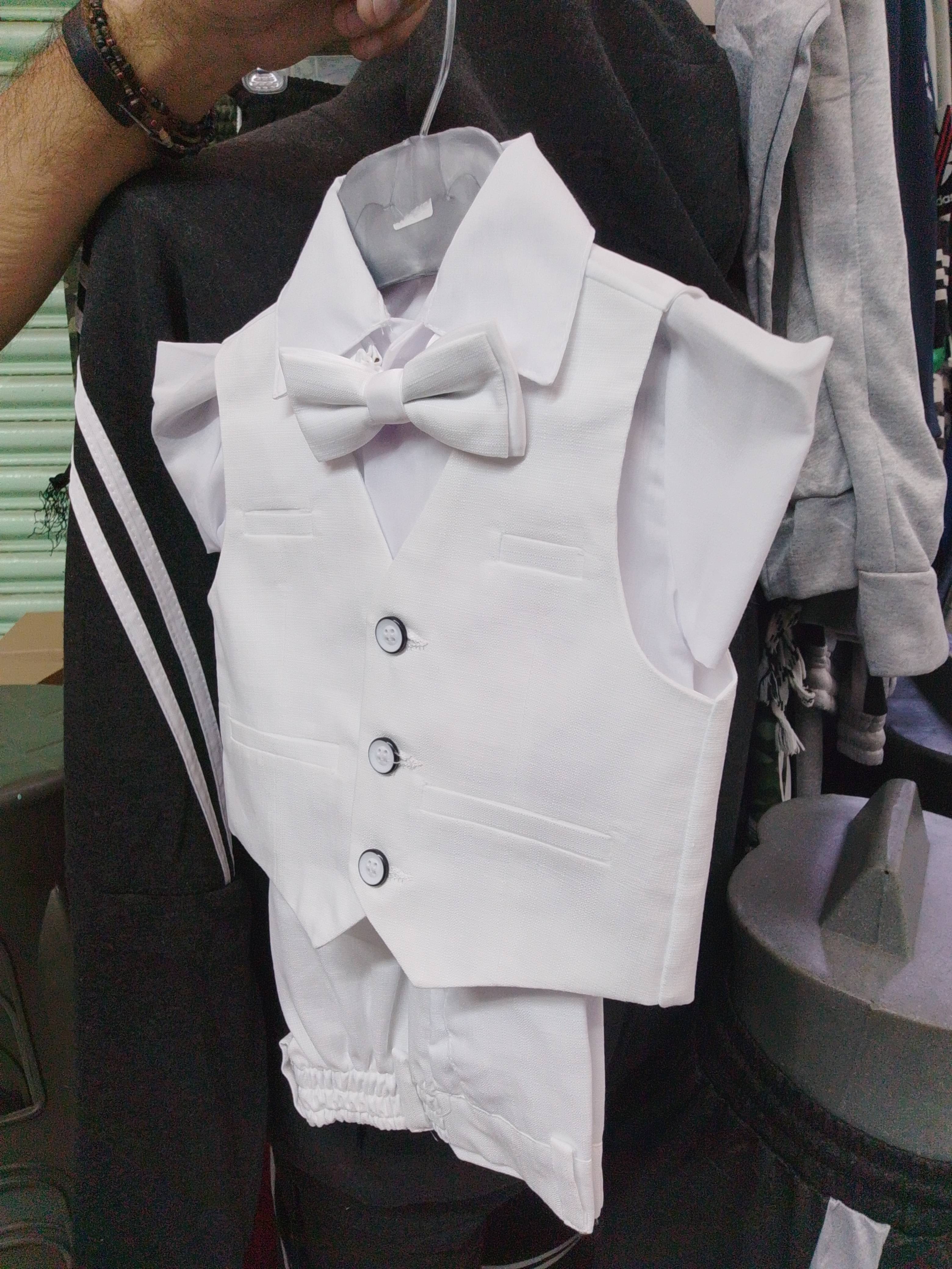 Traje de lino para niño